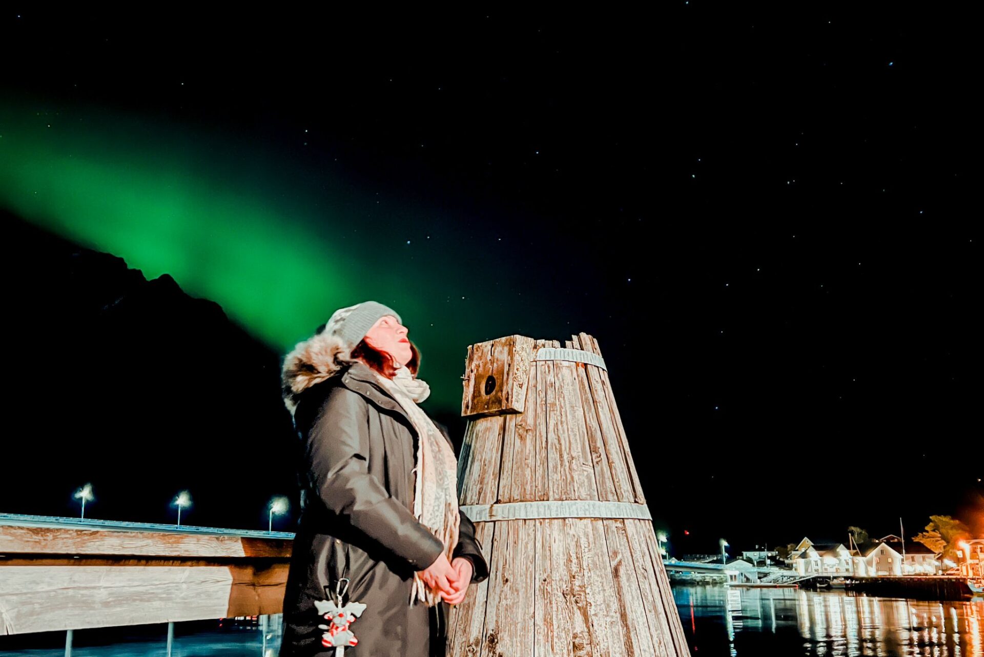 Uma foto minha em Lofoten com a Aurora boreal ao fundo